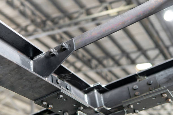 اسکلت فلزی پیچ و مهره‌ ای